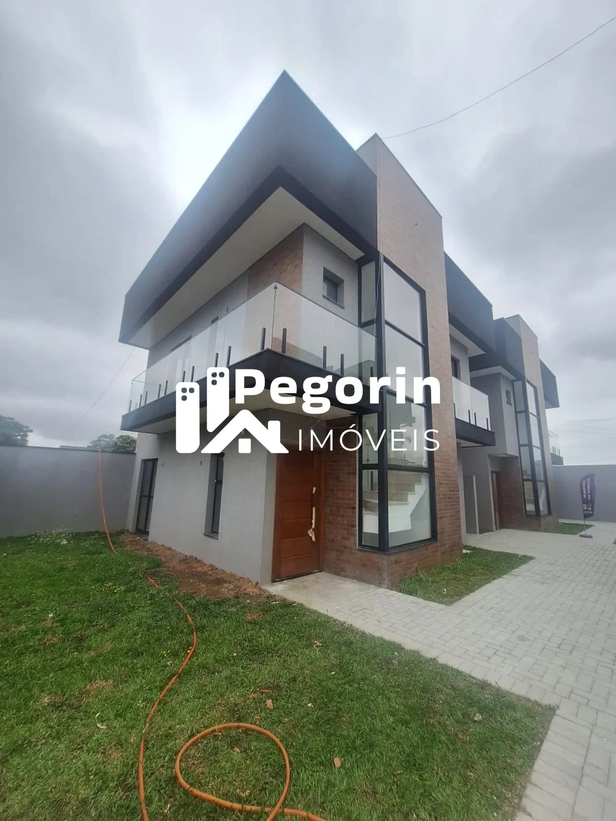 Sobrado Duplex com terraço Cajuru