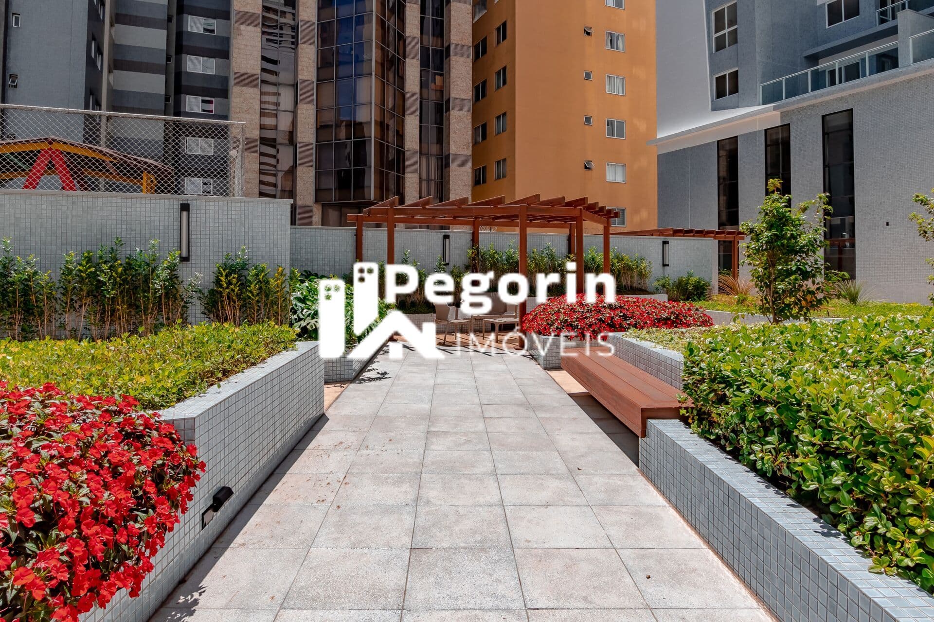 Apartamento Alto Padrão 03 QTS BATEL
