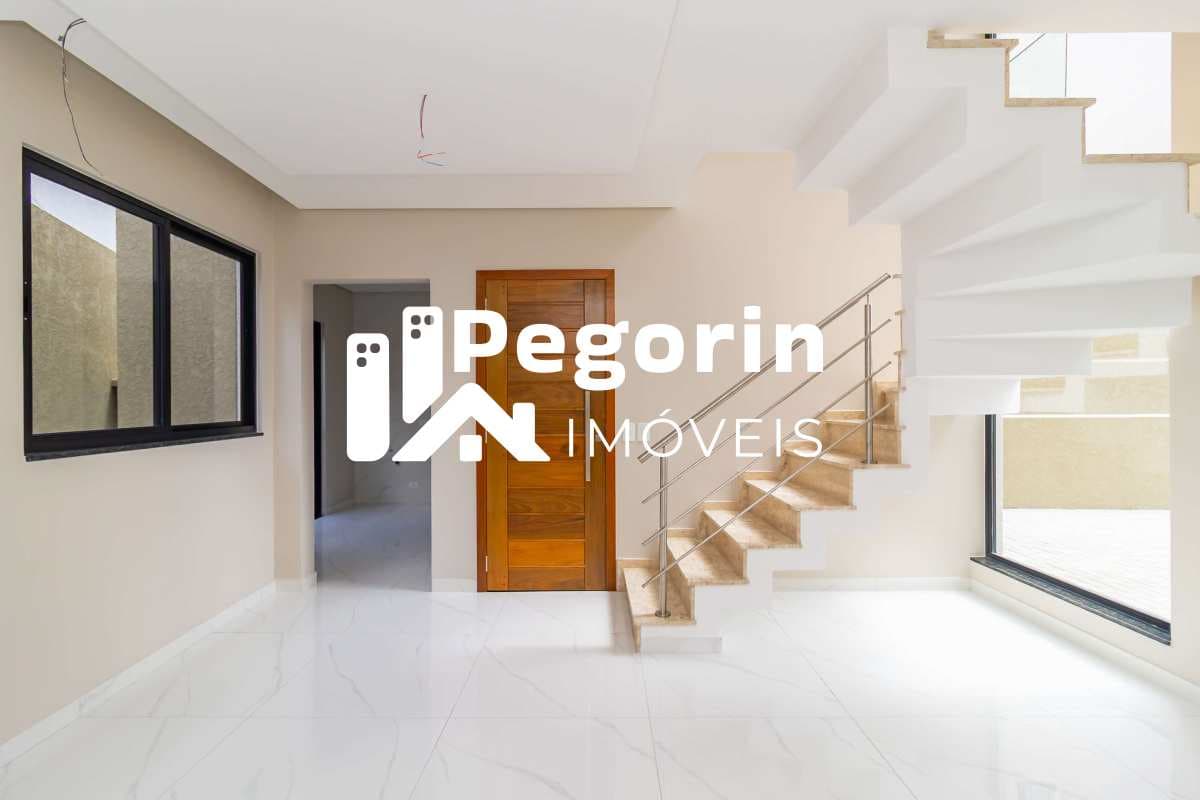 Sobrado à venda em Curitiba, Uberaba, com 3 quartos, 104m²