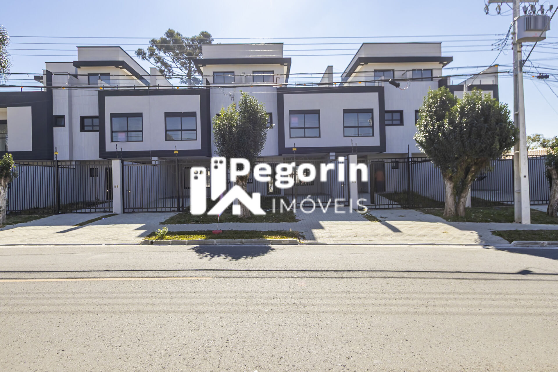 Casa sobrado no bairro Cajuru, em Curitiba-PR - Pegorin Imóveis