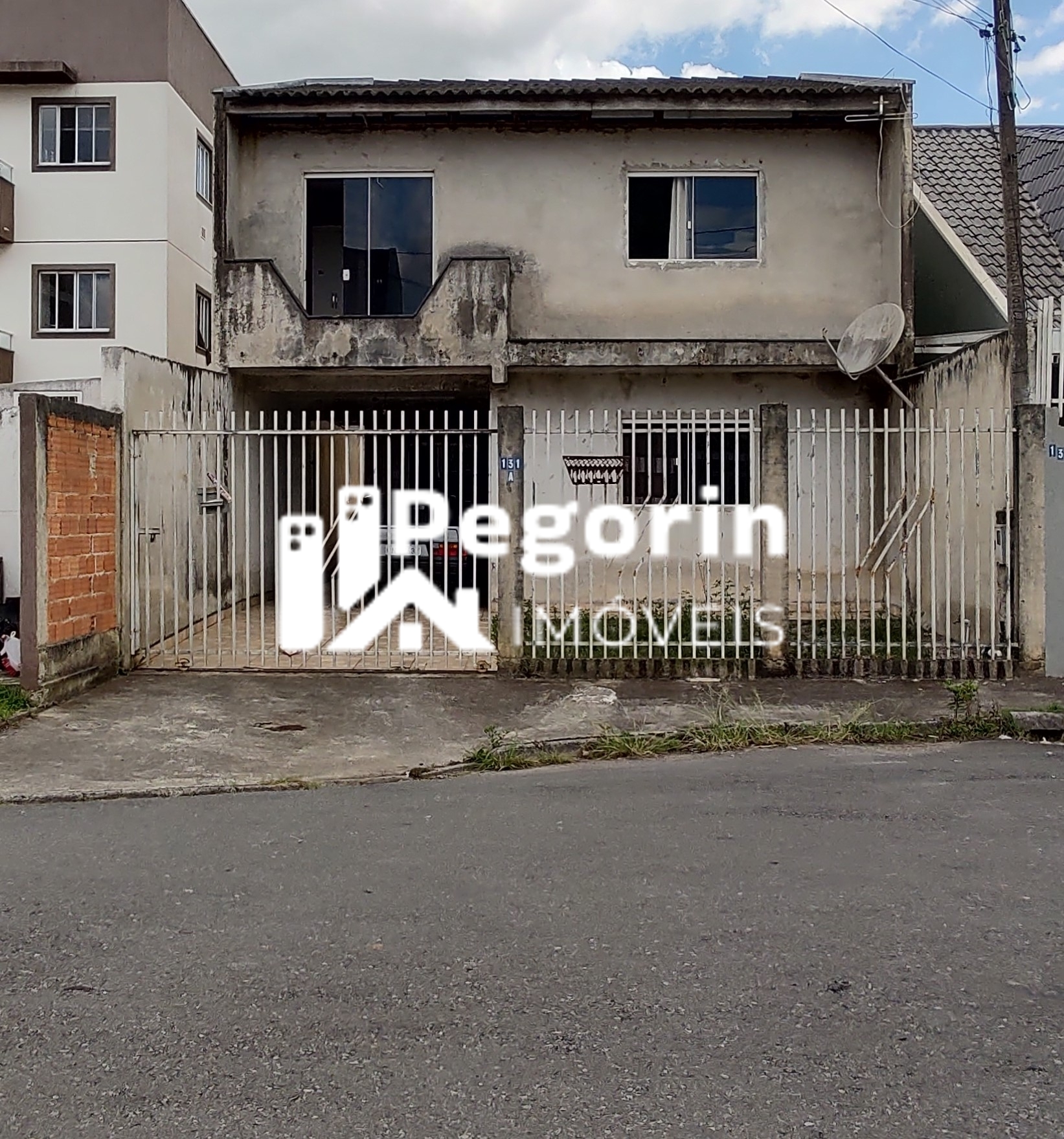 Sobrado à venda em Colombo, Palmital, com 4 quartos, 170,00m² - Pegorin Imóveis