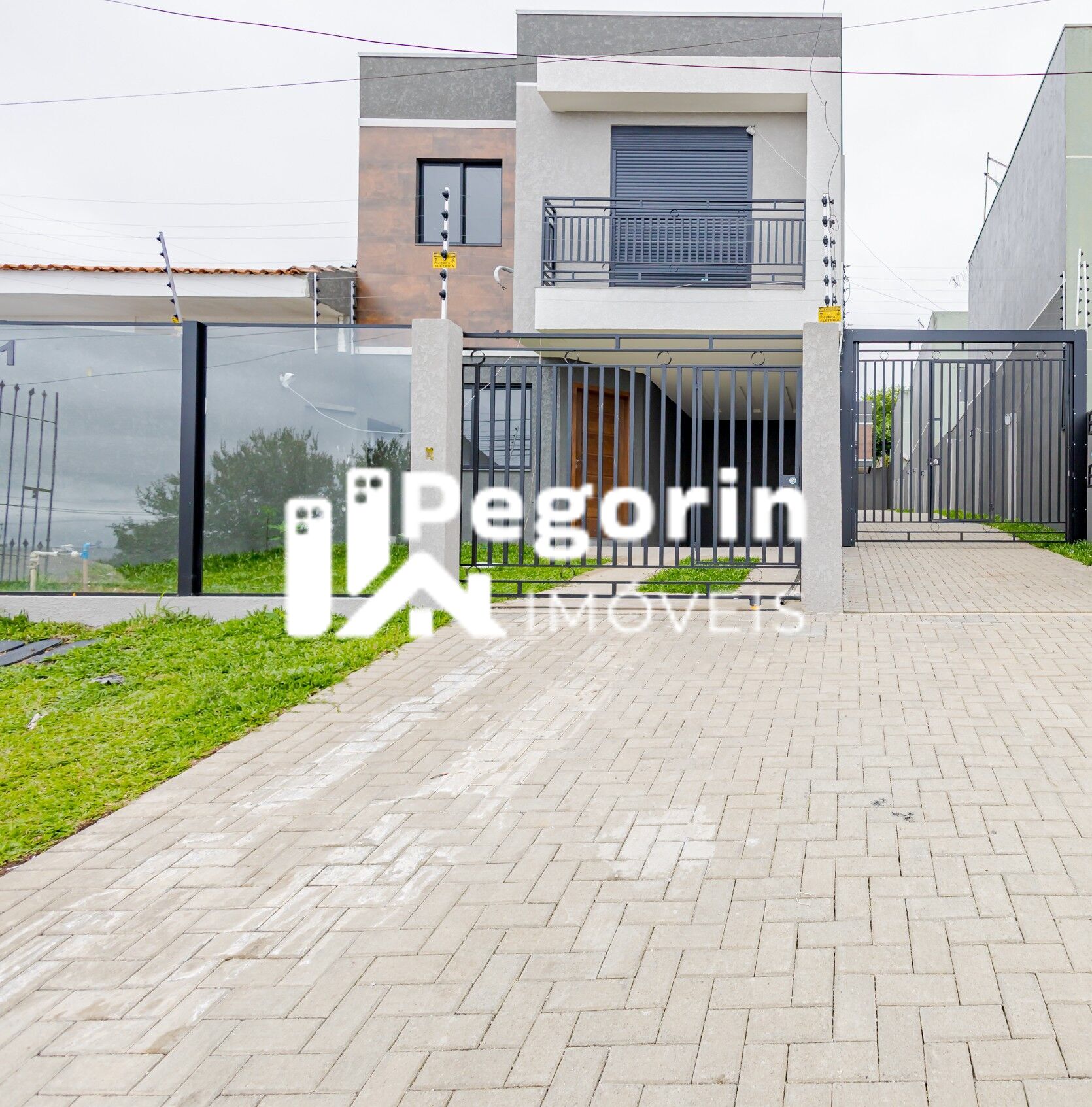 Sobrado 03 quartos sendo uma suite - Pegorin Imóveis